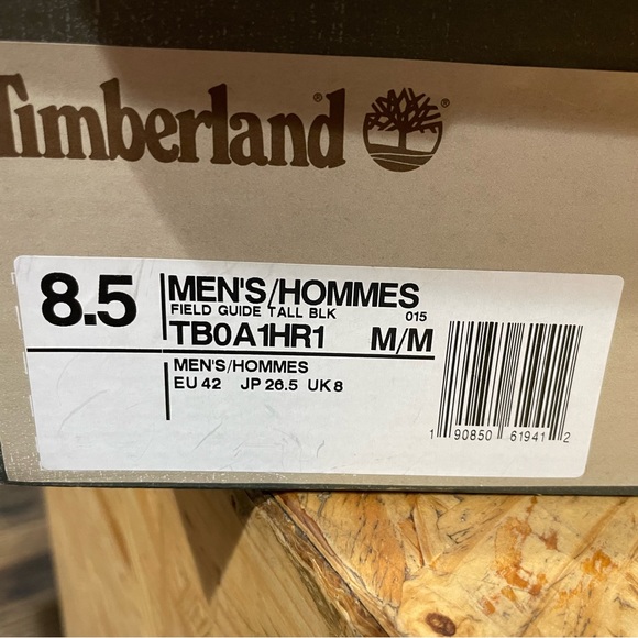 Brand new Timberland field guide boot. Black suede/nylon combination. Size 8.5 - Picture 5 of 7